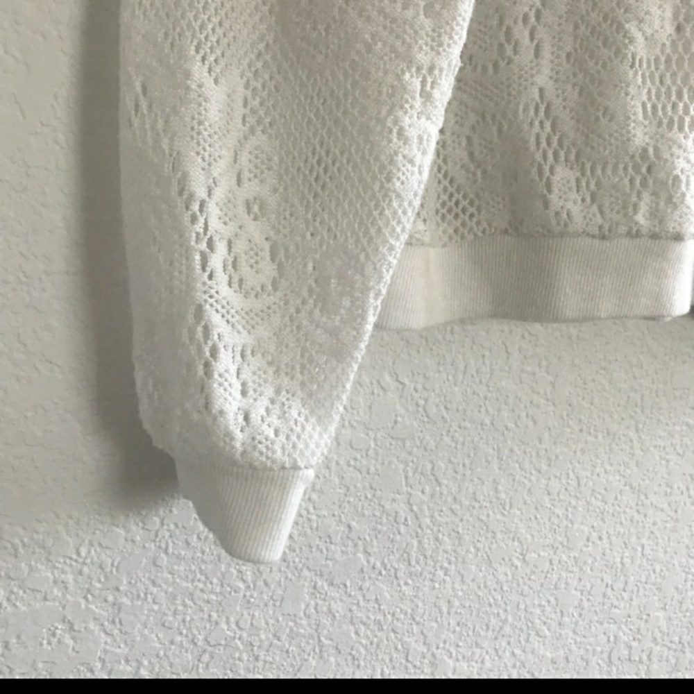 Beautiful lace pullover!! - Picture 10 of 12